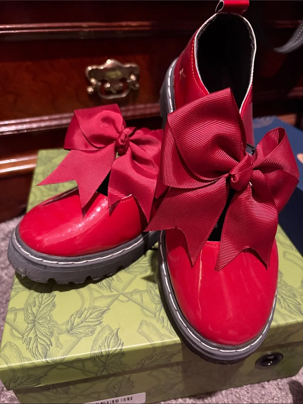 Red Bow Accent Women's Chunky Loafers Perfect for Christmas 🤶